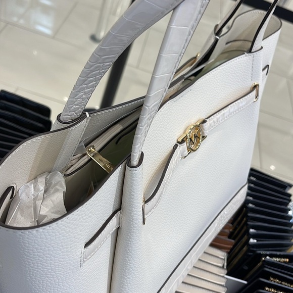 MICHAEL KORS
Reed Lg Leather Belted Satchel Shoulder Handbag 
Light Cream Crocod - Picture 8 of 16